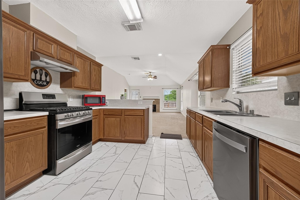 10902 Primrose Acres Lane - Photo 15