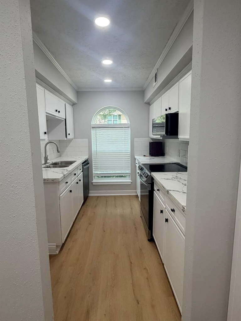 11002 Hammerly Boulevard - Photo 3