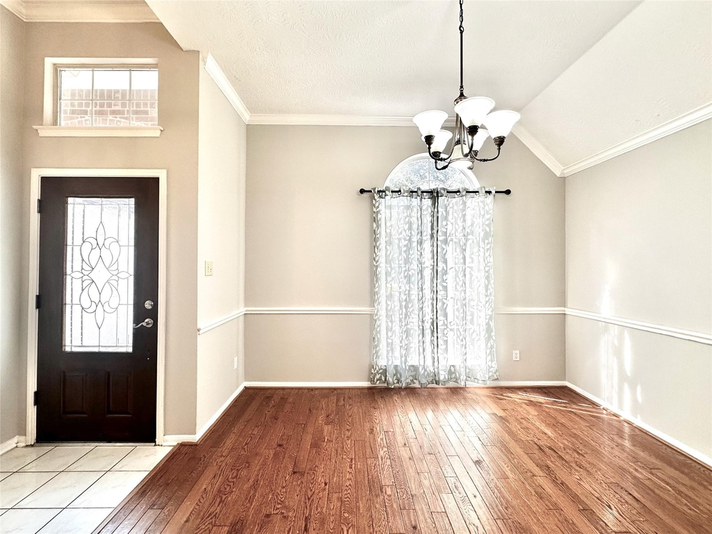 1610 Parkview Lane - Photo 2