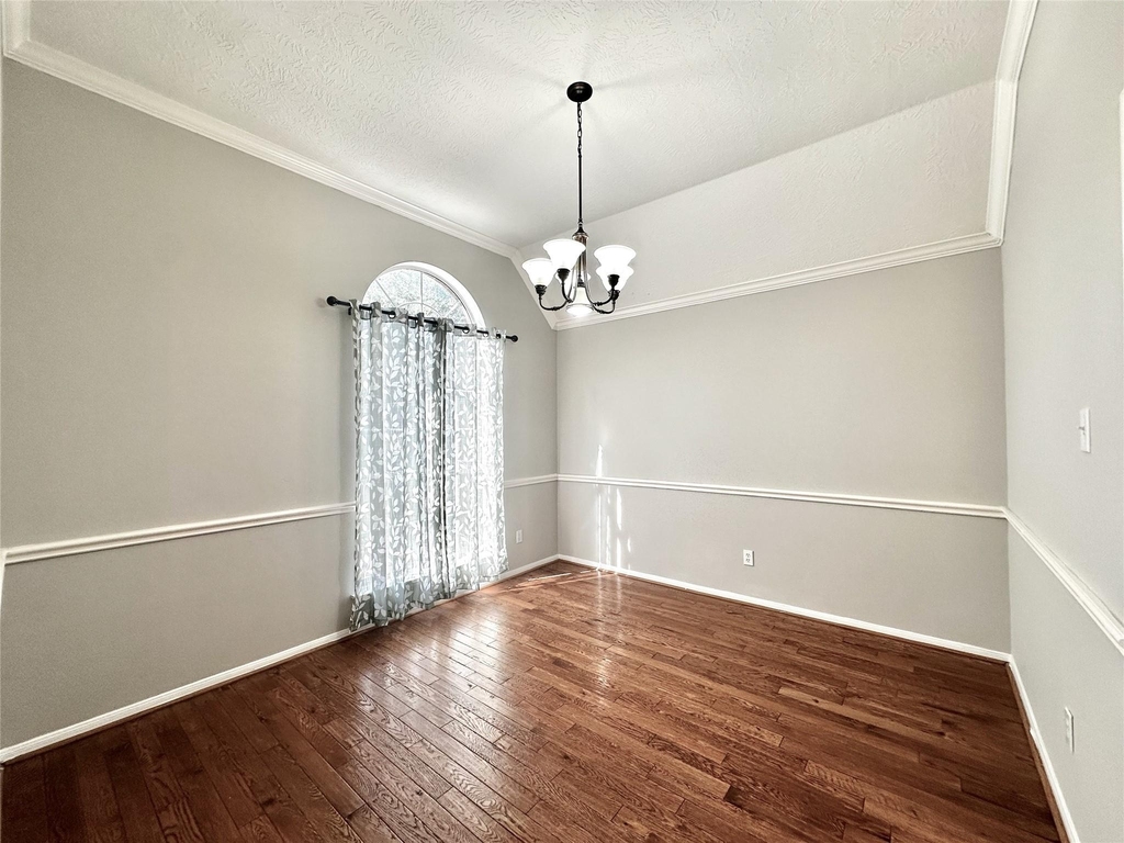 1610 Parkview Lane - Photo 3