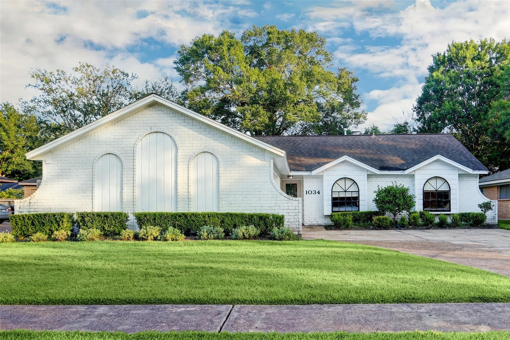 1034 Montour Drive - Photo 0