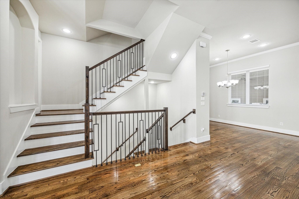 256 W 28th Street - Photo 17