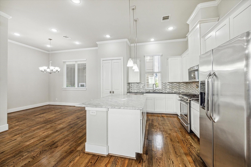 256 W 28th Street - Photo 9