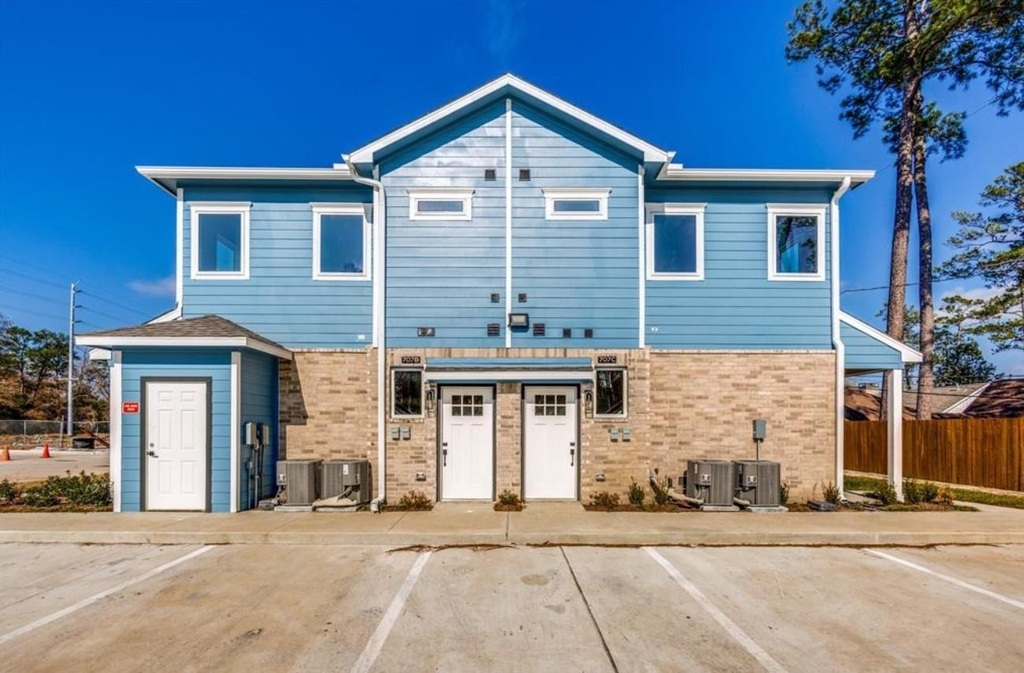 5262 Ella Boulevard - Photo 1