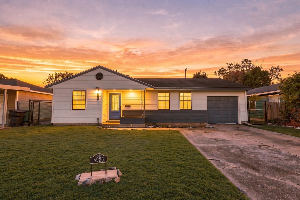 4926 Edfield Street - Photo 0