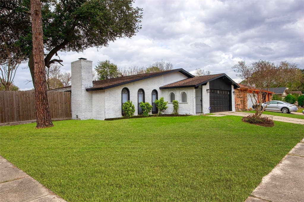 5510 Hickory Forest Drive - Photo 0