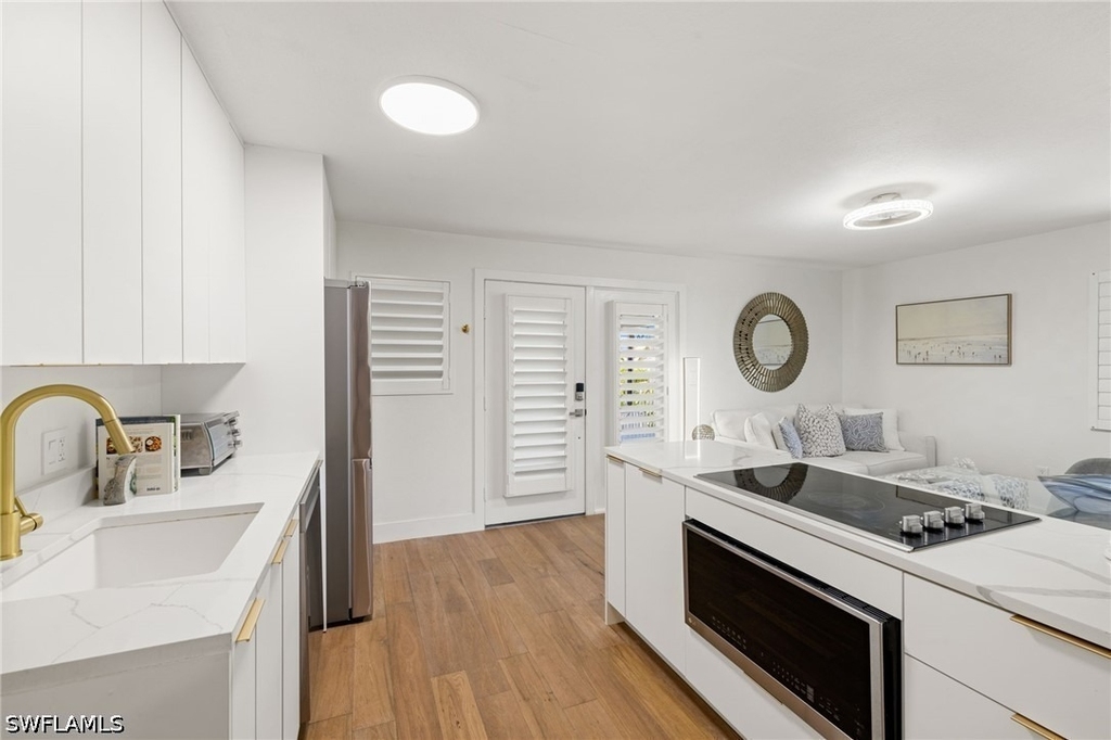 175 Fifth Avenue S - Photo 9