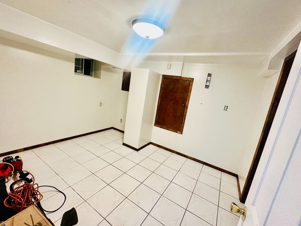 1563 East 46th Street - Photo 2