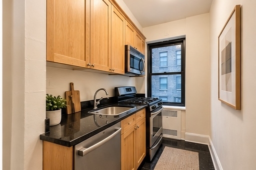 141 East 56th Street - Photo 3