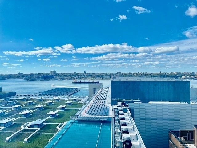 West 38th Street - Photo 3