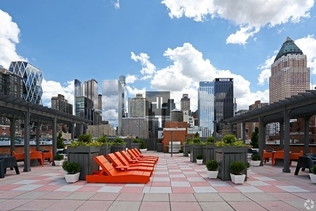 West 53 Street - Photo 7
