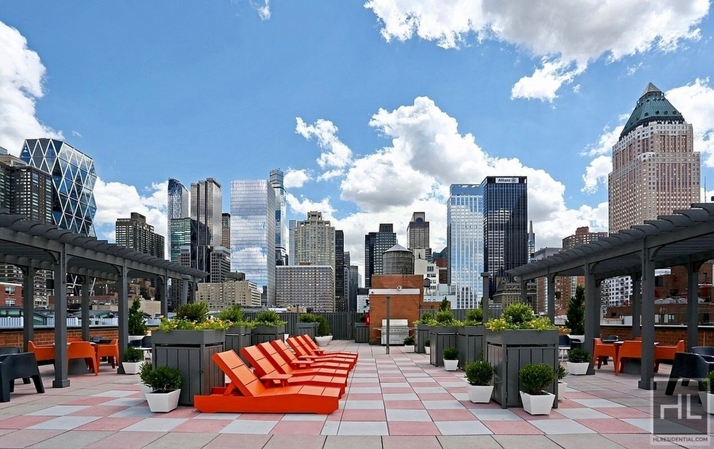 West 53 Street - Photo 6