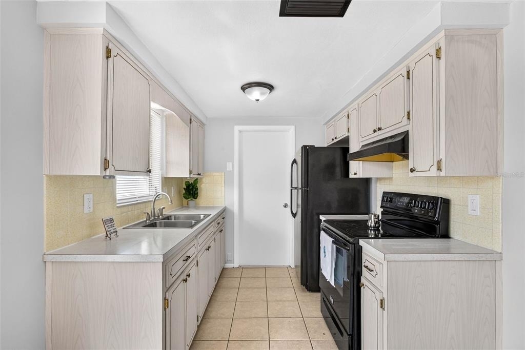 7804 Hawthorn Drive - Photo 10