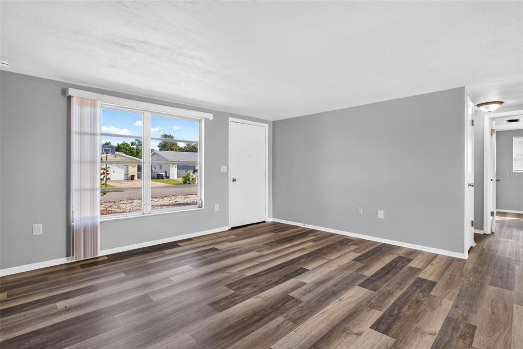 7804 Hawthorn Drive - Photo 4