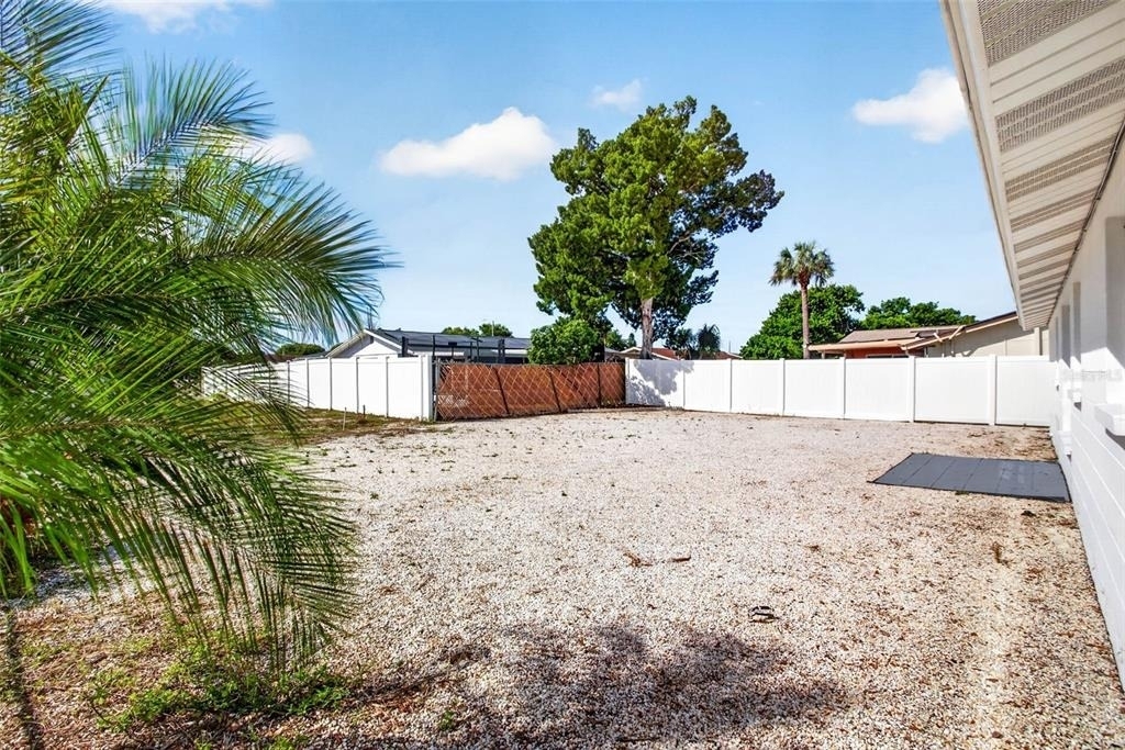 7804 Hawthorn Drive - Photo 22