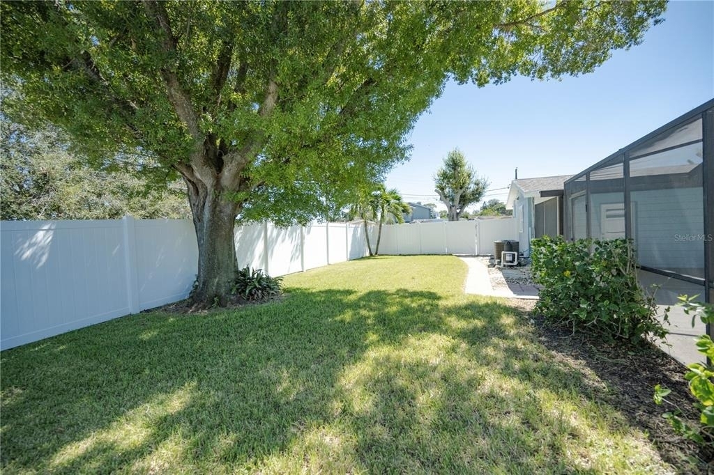 9372 1st Street N - Photo 3