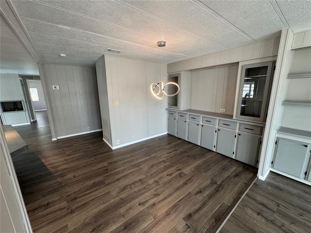 8066 Highpoint Boulevard - Photo 10
