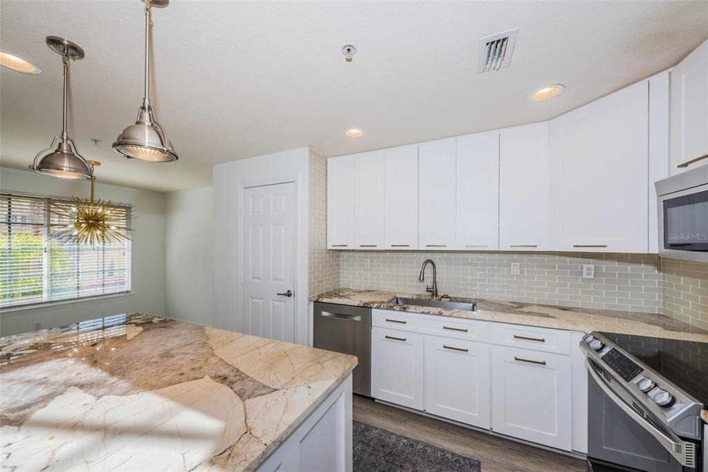5215 Beach Breeze Court - Photo 15