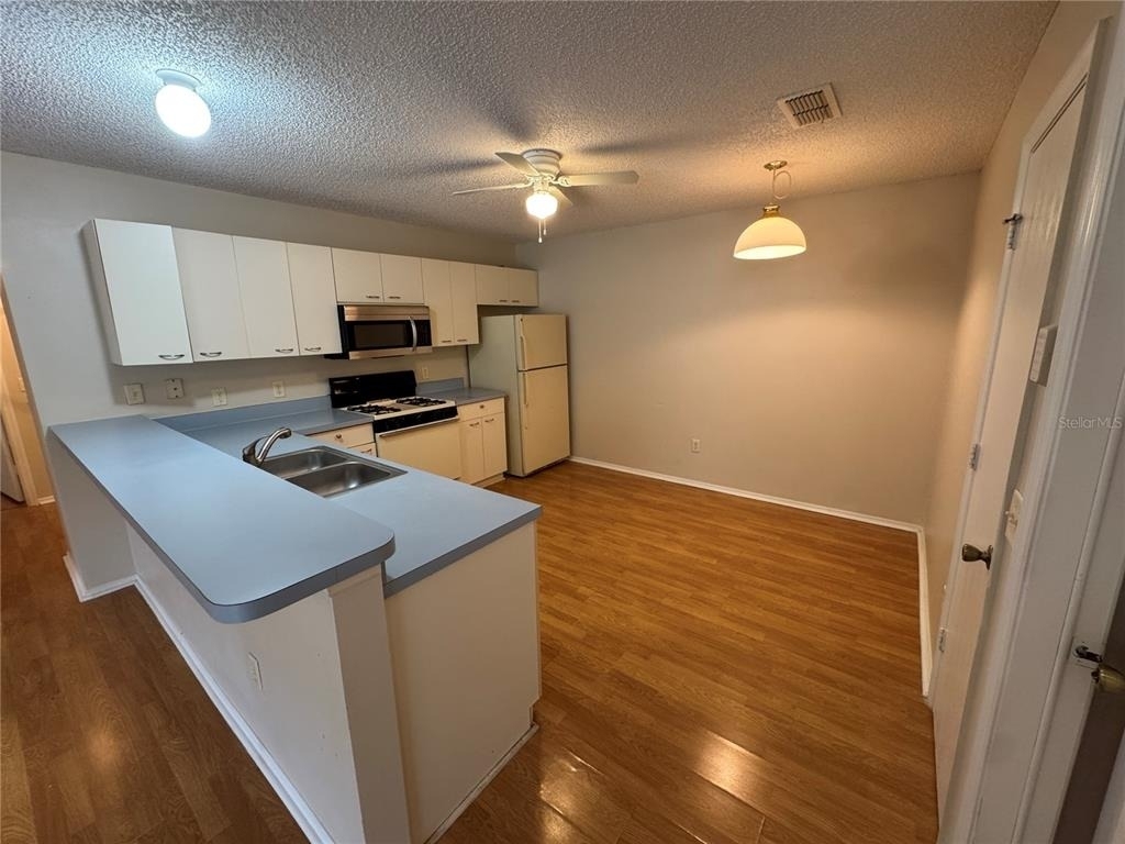 1693 Campos Drive - Photo 2