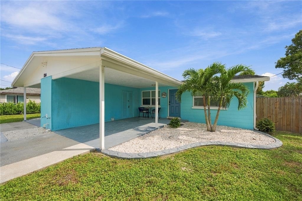 1004 67th Avenue W - Photo 3