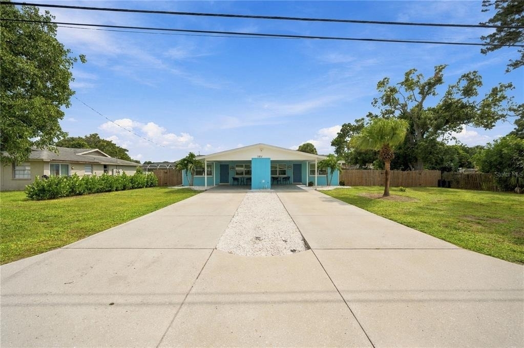 1004 67th Avenue W - Photo 2