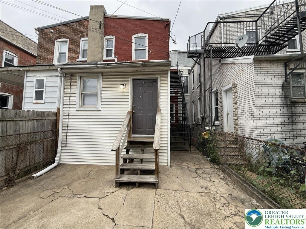518 W Tilghman Street - Photo 12