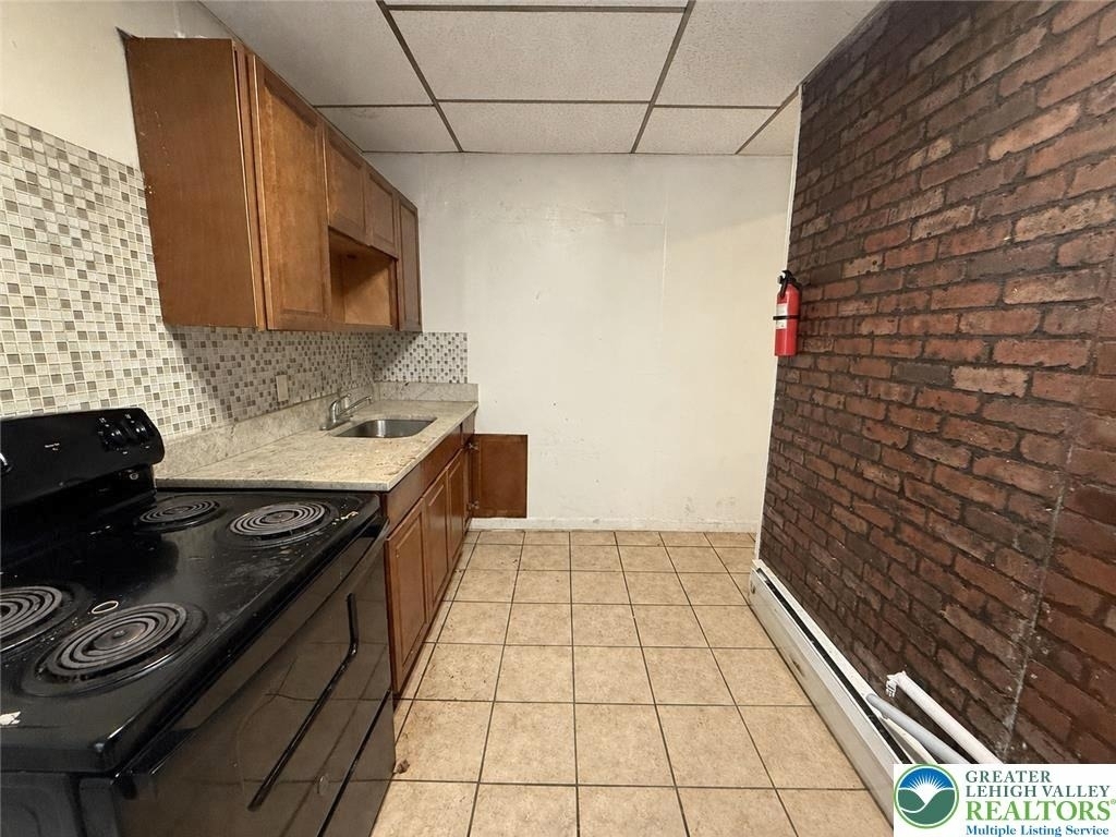 518 W Tilghman Street - Photo 9