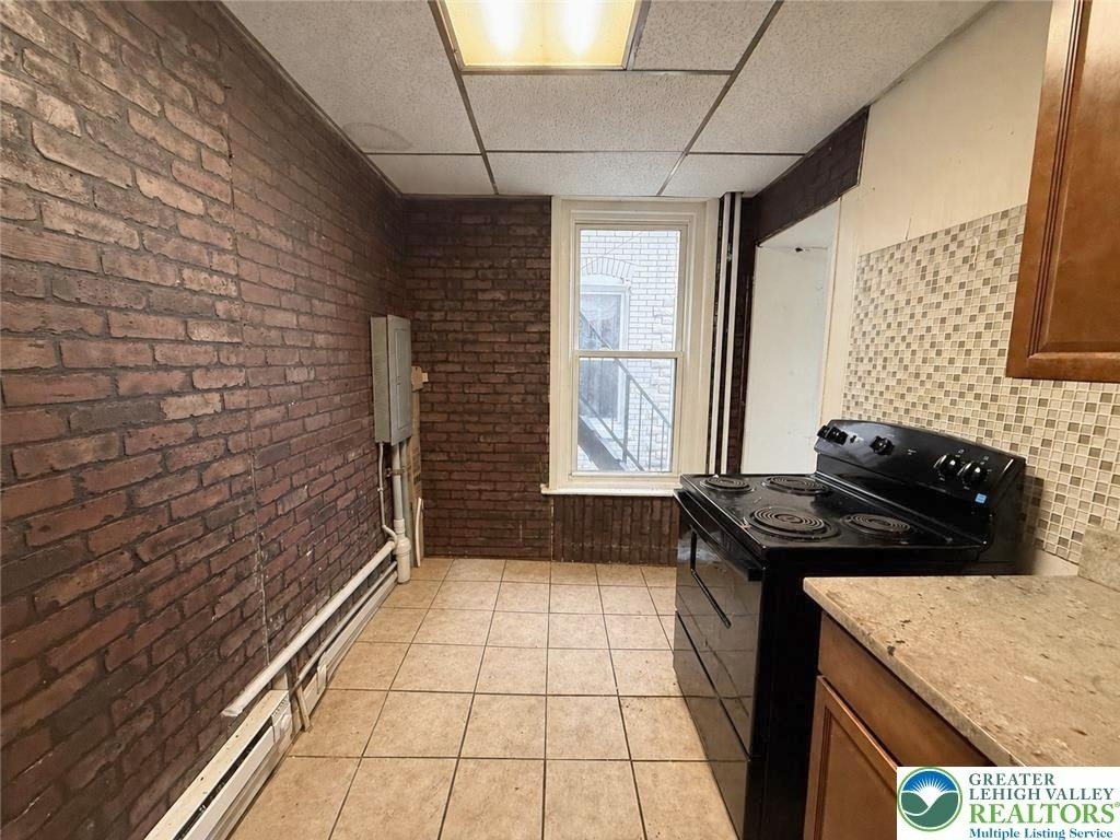 518 W Tilghman Street - Photo 8