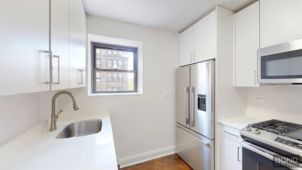 145 East 16th Street - Photo 0