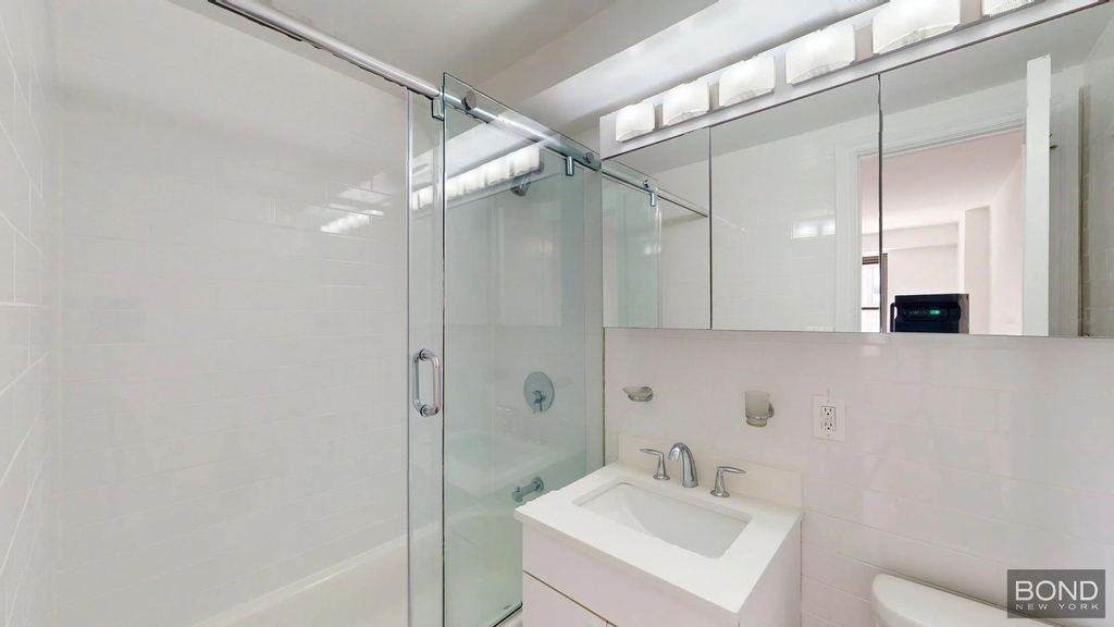 145 East 16th Street - Photo 5