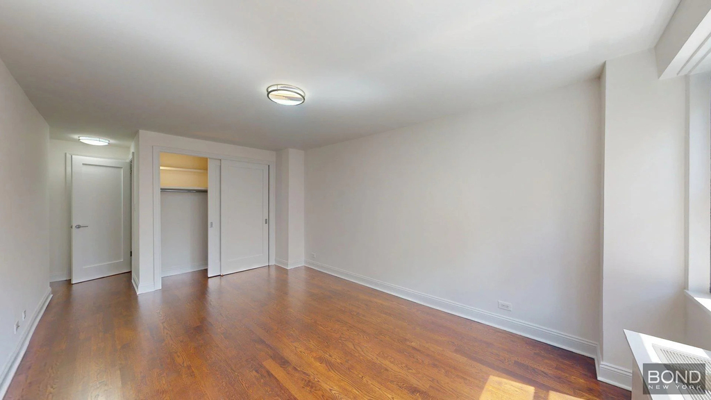 145 East 16th Street - Photo 4