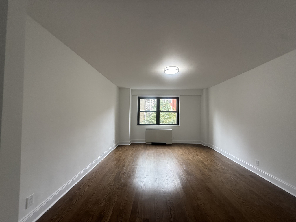 400 East 89th Street - Photo 13