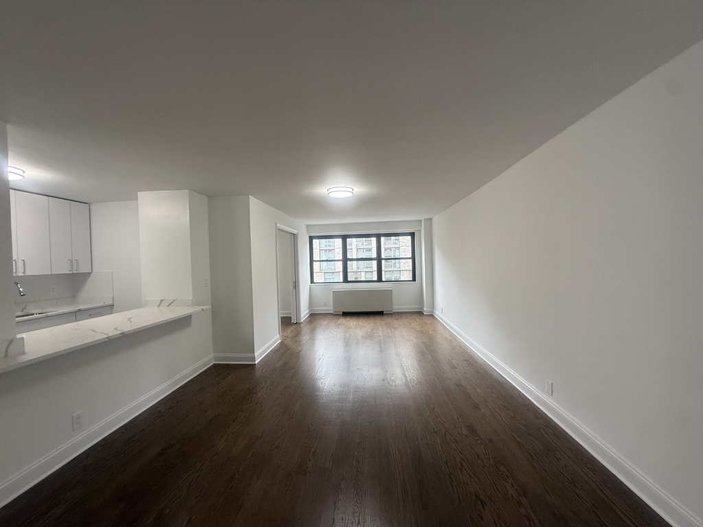 400 East 89th Street - Photo 1