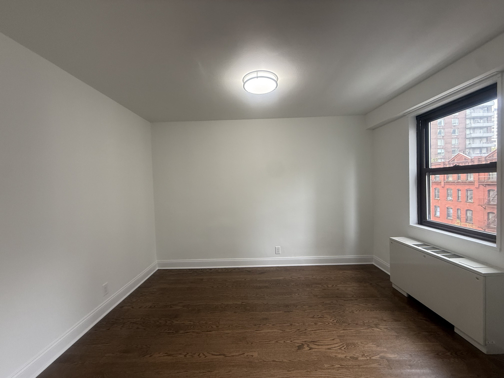 400 East 89th Street - Photo 3