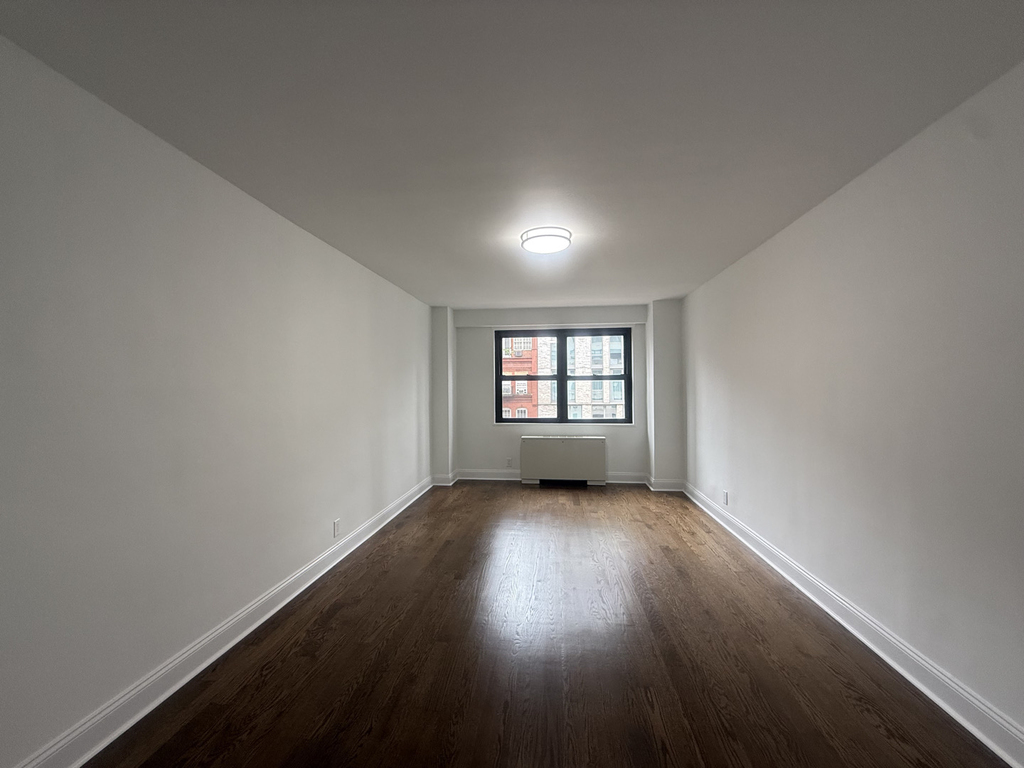 400 East 89th Street - Photo 9