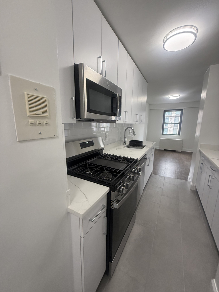 400 East 89th Street - Photo 3