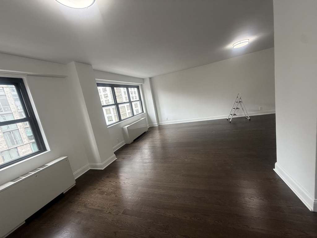 400 East 89th Street - Photo 5