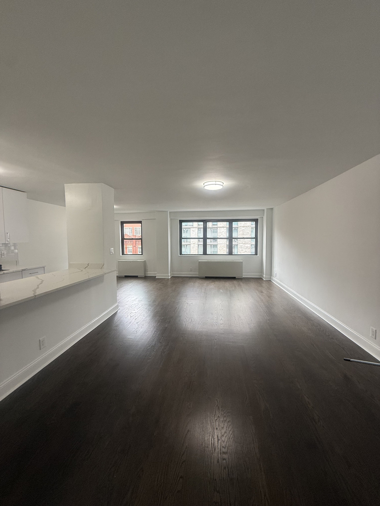 400 East 89th Street - Photo 6