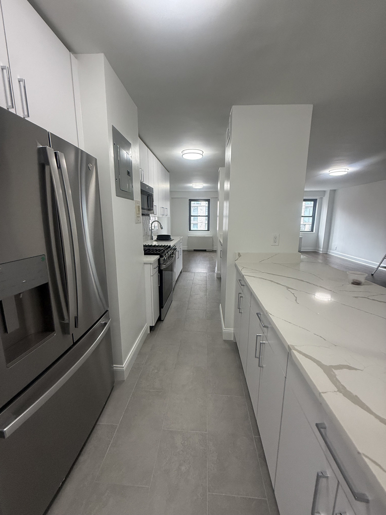 400 East 89th Street - Photo 2