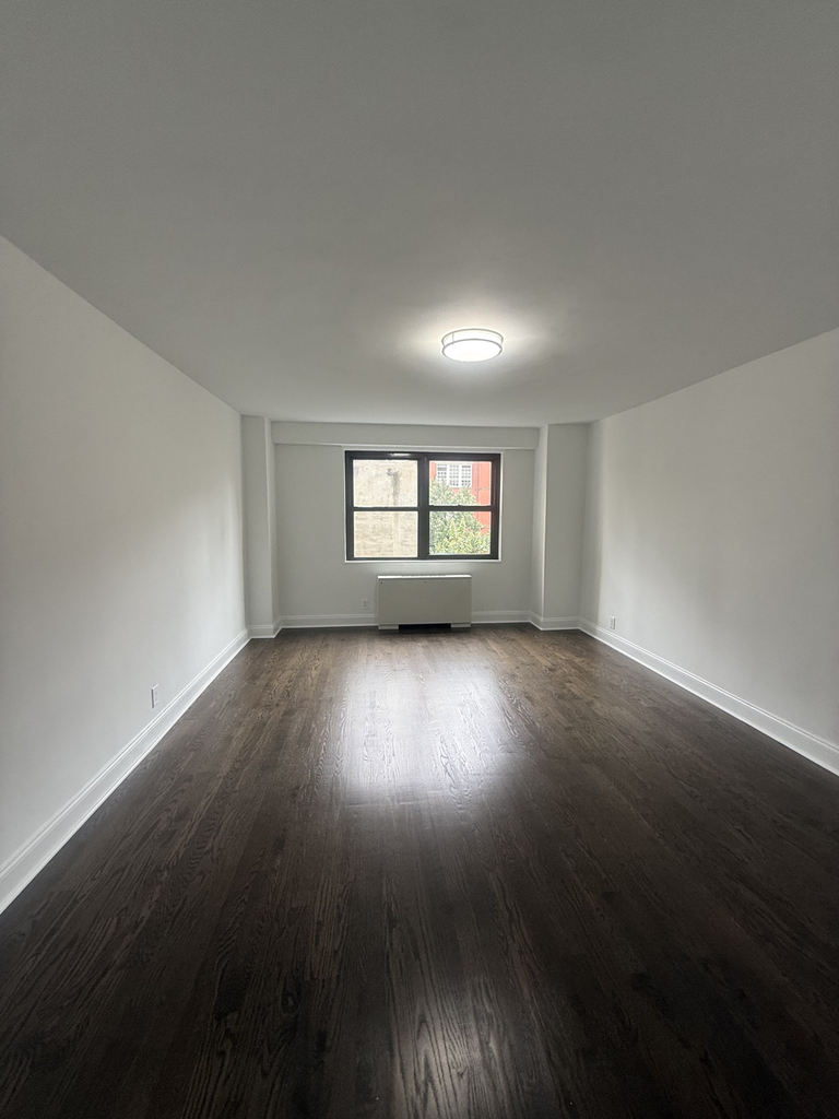 400 East 89th Street - Photo 7
