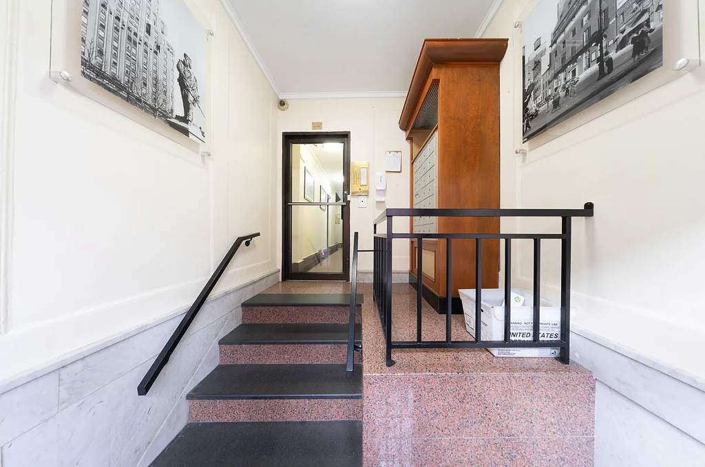 West 11th Street - Photo 7