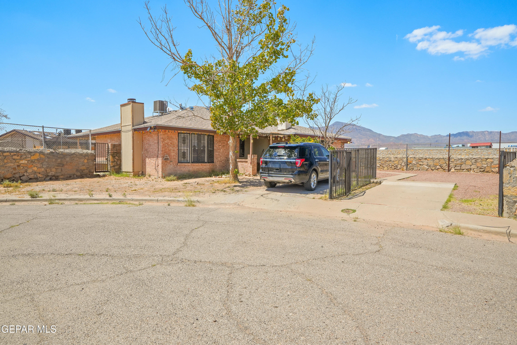 10207 Angel Falls Place - Photo 1
