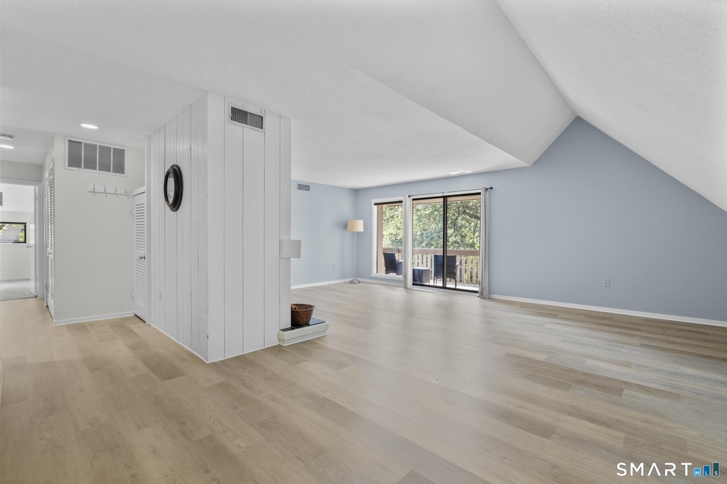 43 Great Meadow Lane - Photo 8