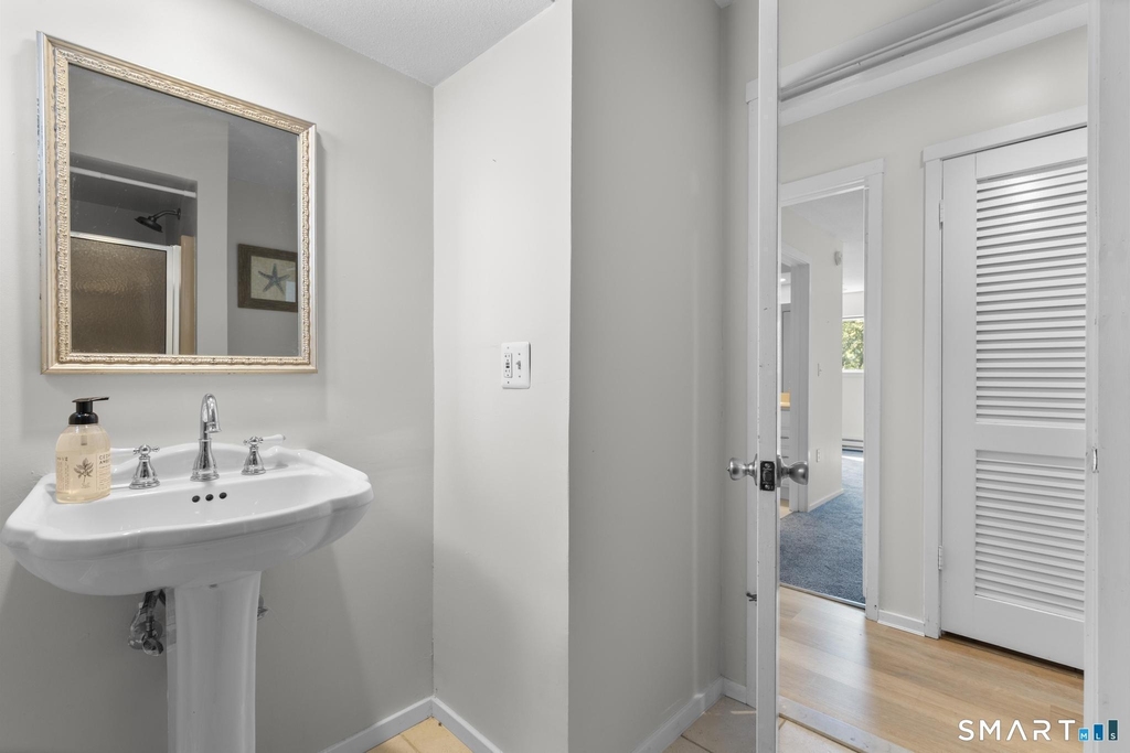 43 Great Meadow Lane - Photo 16