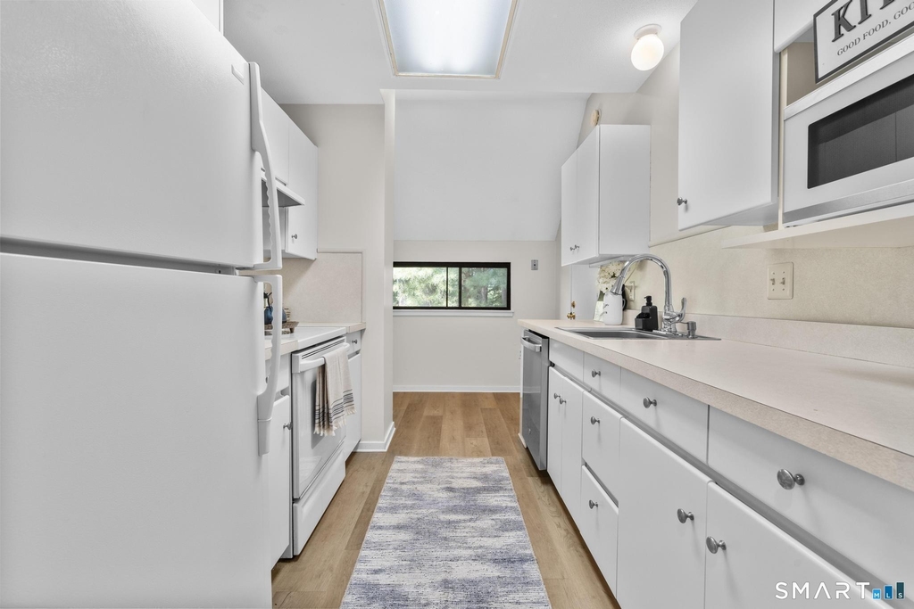 43 Great Meadow Lane - Photo 15