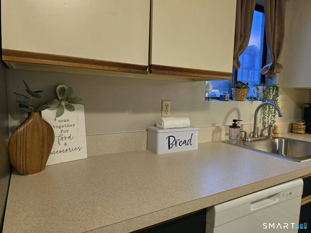 1448 Meriden Road - Photo 8