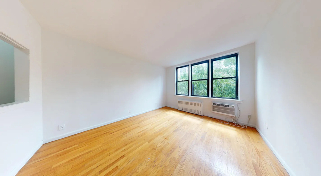 East 90th Street - Photo 1