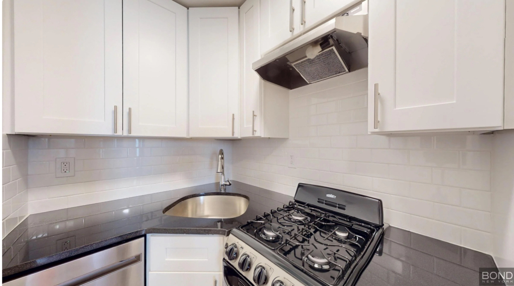 East 52 nd  Street - Photo 4