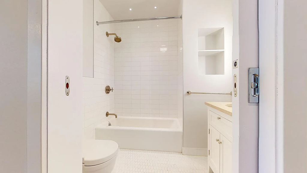 448 Broome Street - Photo 15