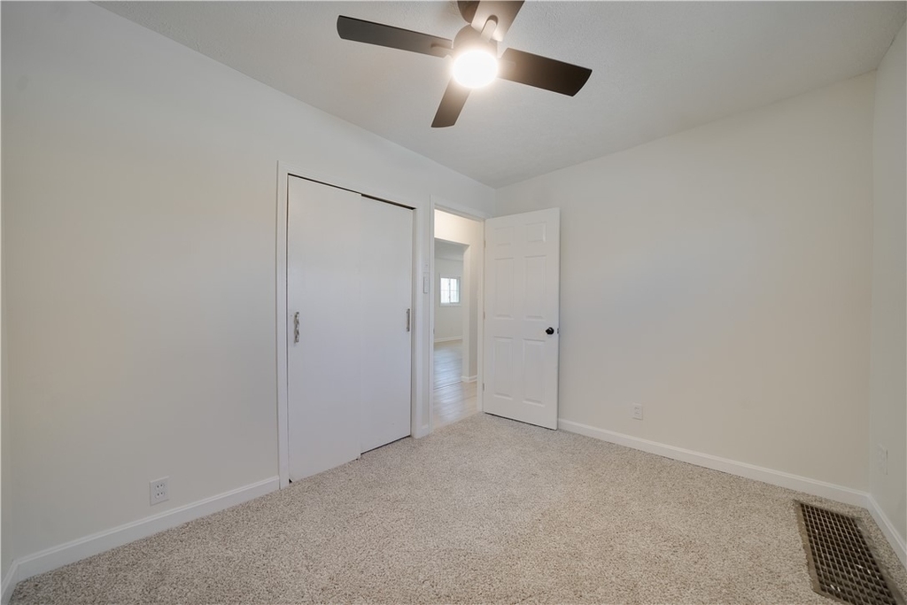 490 Glenn St - Photo 6